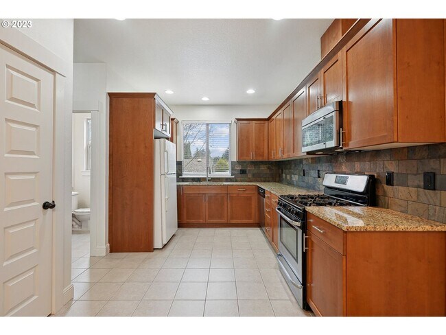 Foto del edificio - 5331 NE Cully Blvd