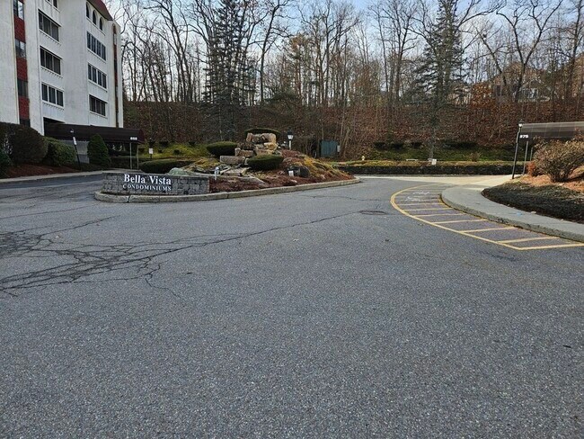 Building Photo - 875 John Fitch Hwy