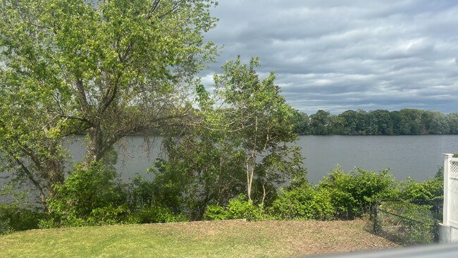 Foto del edificio - 0 Lakeview Dr