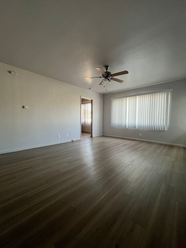 Building Photo - 544 W 120th St