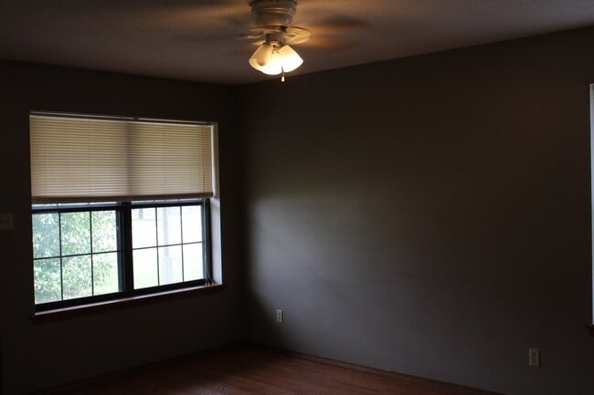 Foto del edificio - 3-bedroom house close to tech!