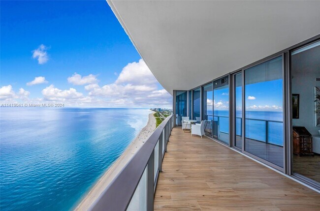 Building Photo - 15701 Collins Ave