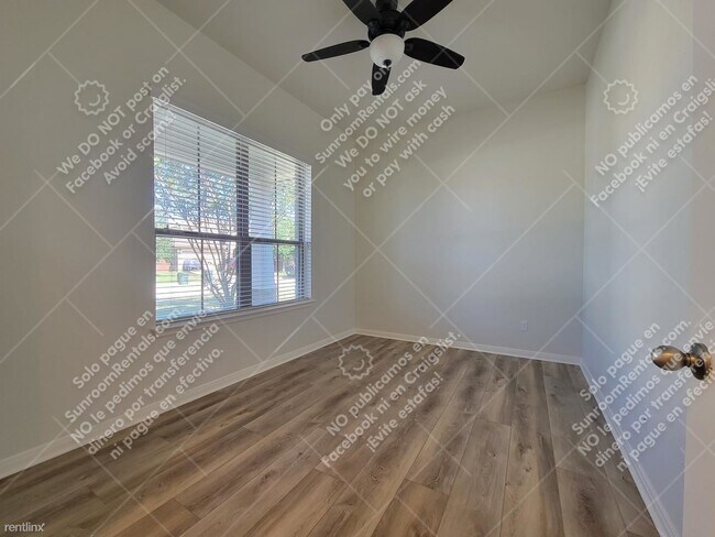 Foto del edificio - 3 br, 2 bath House - 214 Pincea Pl
