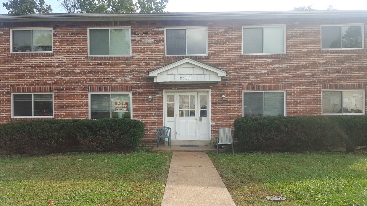 Building - 9530 Hyde Park Dr