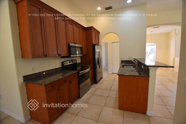 Building Photo - 3025 Dalhart Ave