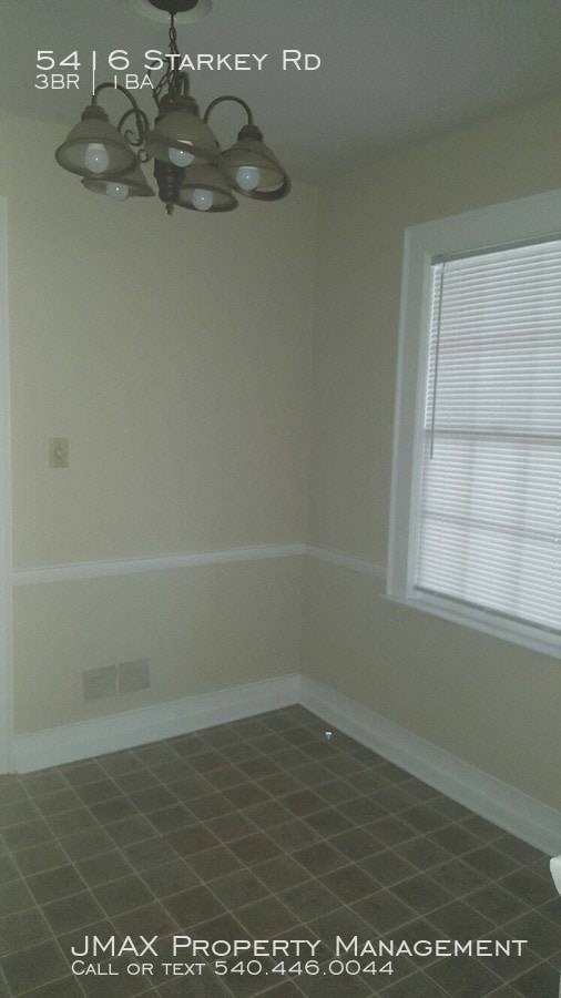 Building Photo - Excellent price for a 3 bedroom in the 24018