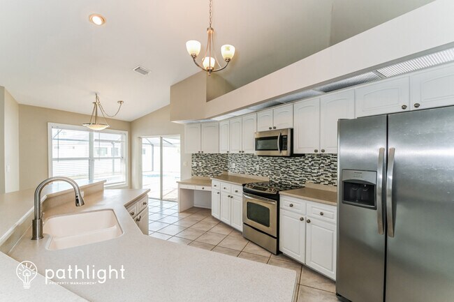 Foto del edificio - 1918 Cape Coral Pkwy W, Cape Coral, FL, 33914