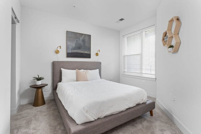 Foto del edificio - 552 E Washington St