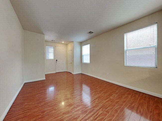 Building Photo - 2609 Courlan Dr