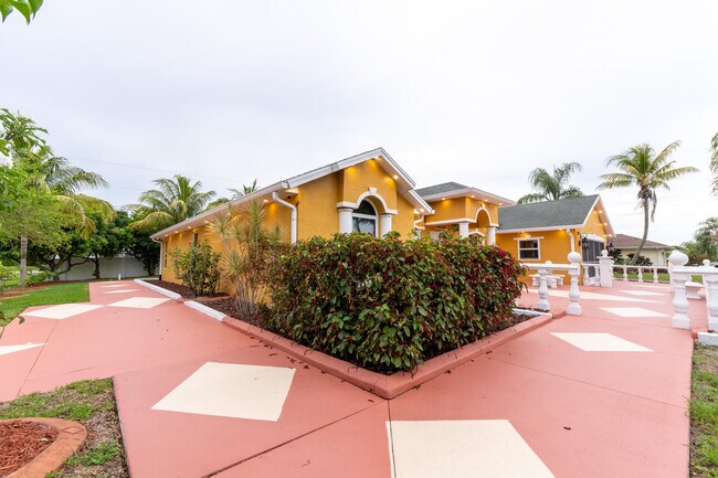 Foto del edificio - 2853 SE Melaleuca Blvd