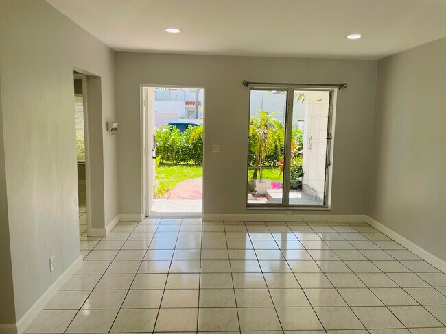 Foto del edificio - 1203 N Victoria Park Rd