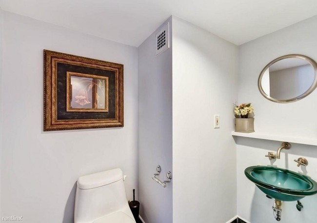 Foto del edificio - 2 br, 2 bath Condo - 999 Green St Apt 1004