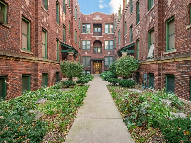 Building Photo - Ivy at Kimbark