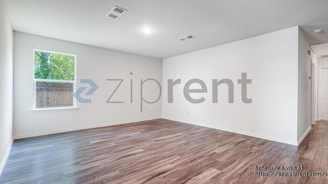 Foto del edificio - 9836 Lanewell St