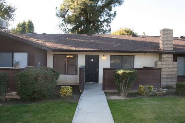 Building Photo - 7612 N Laurelglen Blvd