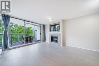 Building Photo - 9373 Hemlock Dr