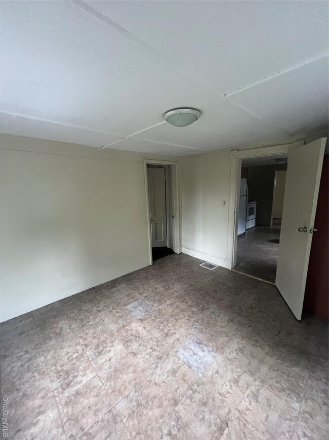 Building Photo - 57 Capron St