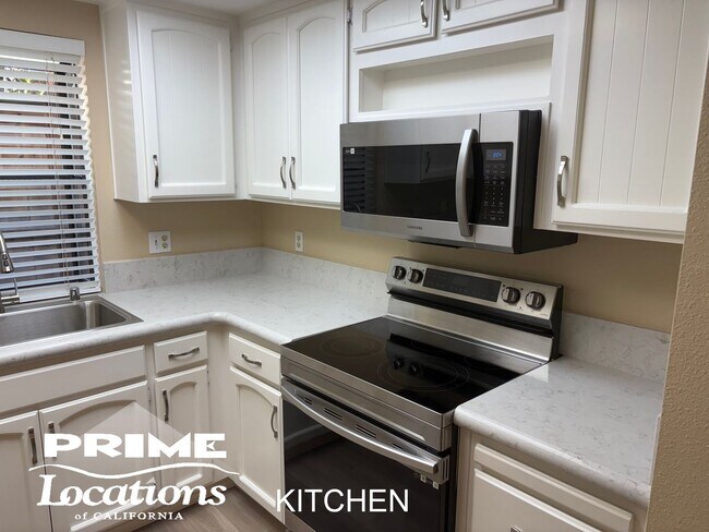 Foto del edificio - Updated Roseville 2 bedroom 2 bath Gem