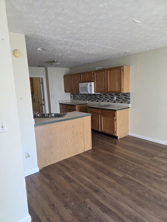 Foto del edificio - 5041 Lewiston Dr