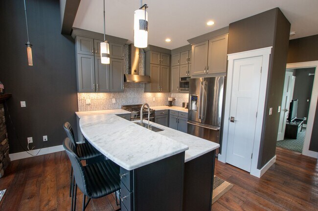 Building Photo - Experience Elevated Living in This Stunnin...