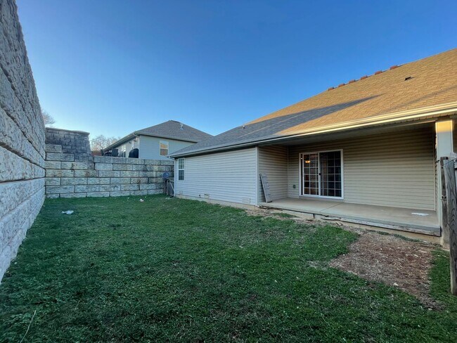 Building Photo - Kirkwood