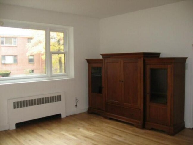 Foto del edificio - 2 bedroom in Newton MA 02459