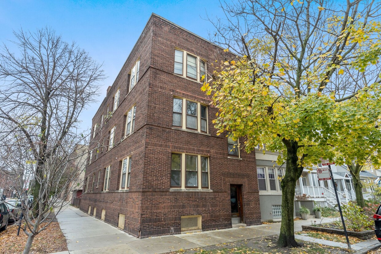 Primary Photo - 3459 N Paulina St