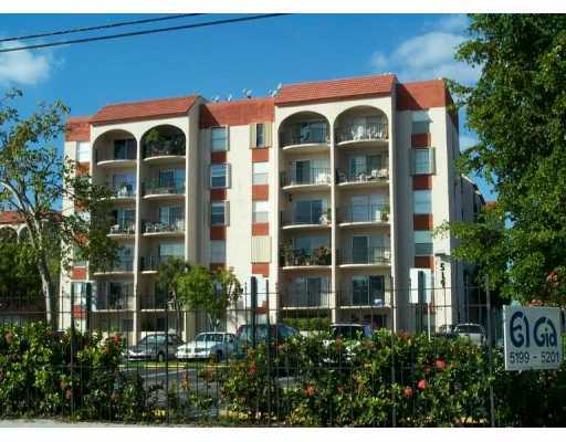 Foto principal - 5199 NW 7th St
