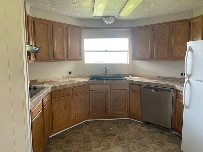 Foto del edificio - 4802 Big Springs Rd