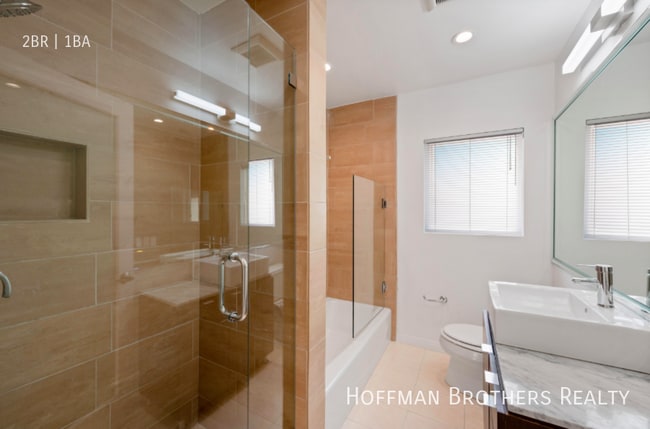 Building Photo - 1119 Cochran Ave