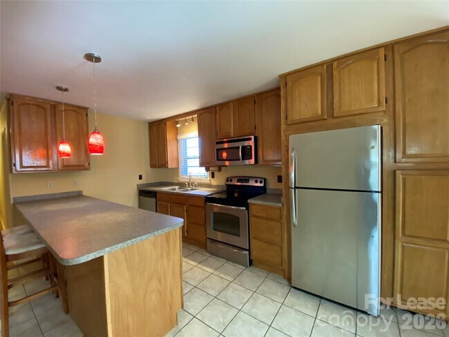 Foto del edificio - 203 Ratchford Farm Rd