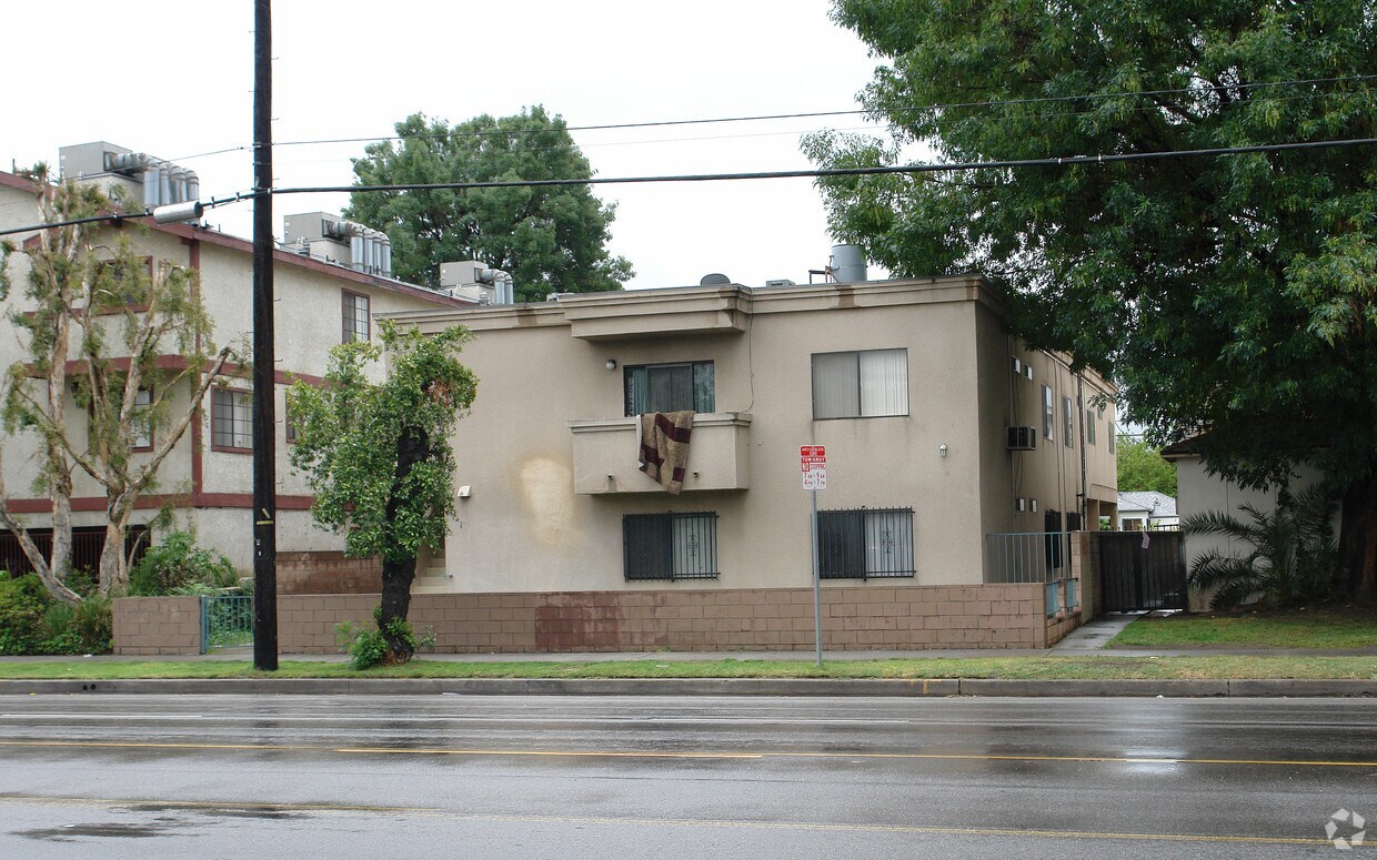 Building Photo - 15138 Roscoe Blvd