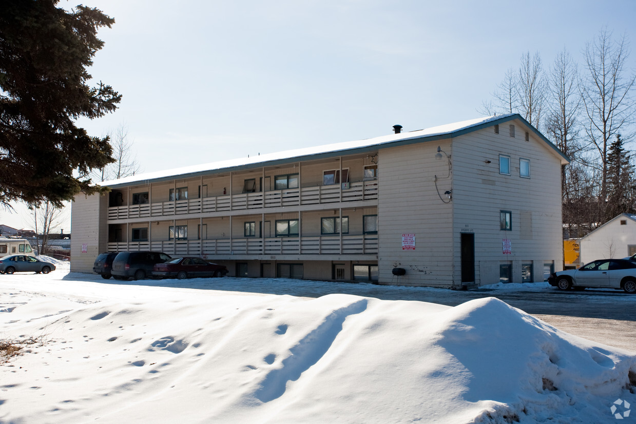 Foto del edificio - 8010-8040 Boundary Ave
