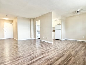 Building Photo - Prestige Apartments