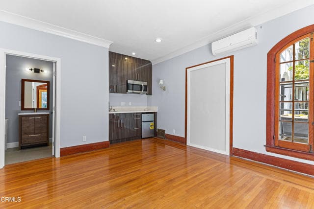 Building Photo - 1115 S Wilton Pl