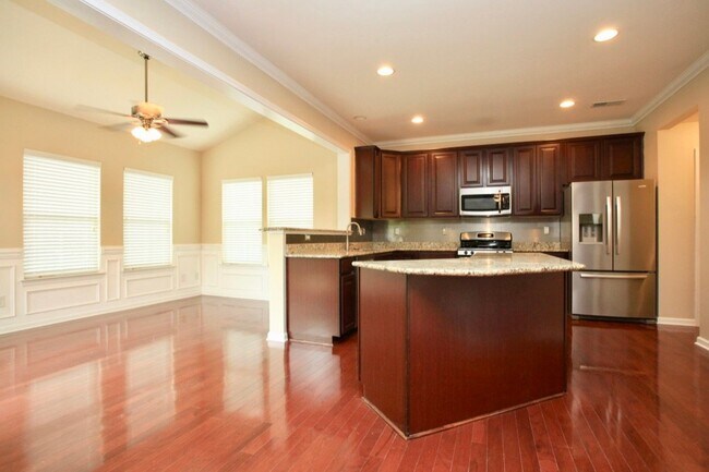 Building Photo - 3009 Fallondale Rd