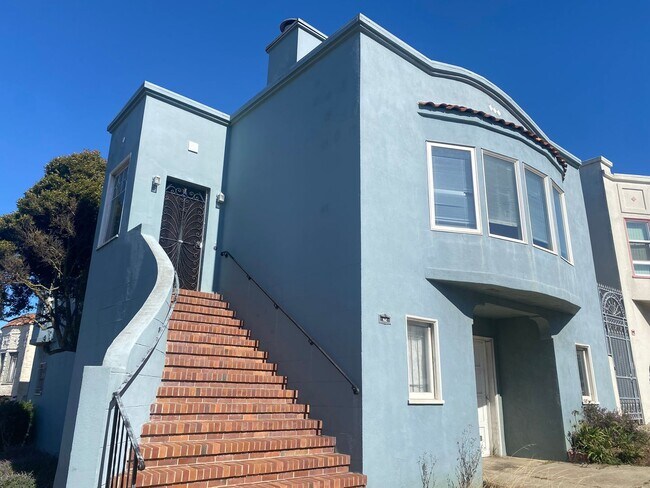 Foto del edificio - Epic REA - Spacious Light-filled Corner House 4BD/ 2BA
