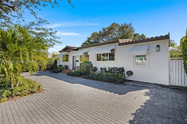 Foto del edificio - 6476 SW 10th Terrace