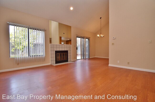 Foto del edificio - 3 br, 2.5 bath House - 4869 Ridgewood Dr.