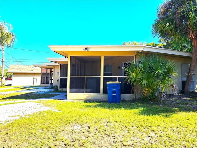 Building Photo - 101 S Evergreen Ave