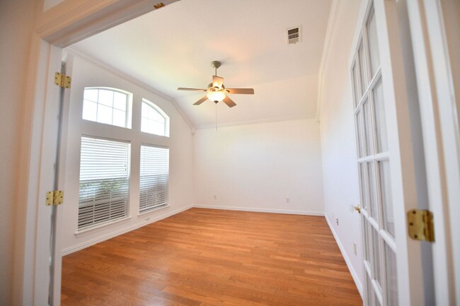 Foto del edificio - 2505 Spring Hill Ln