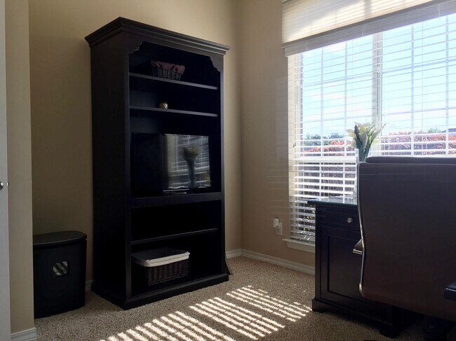 Building Photo - 27094 Stratford Glen Dr