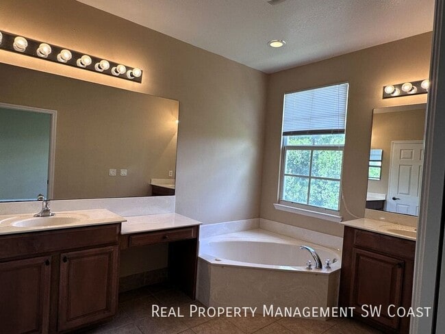 Foto del edificio - 4062 Cherrybrook Loop