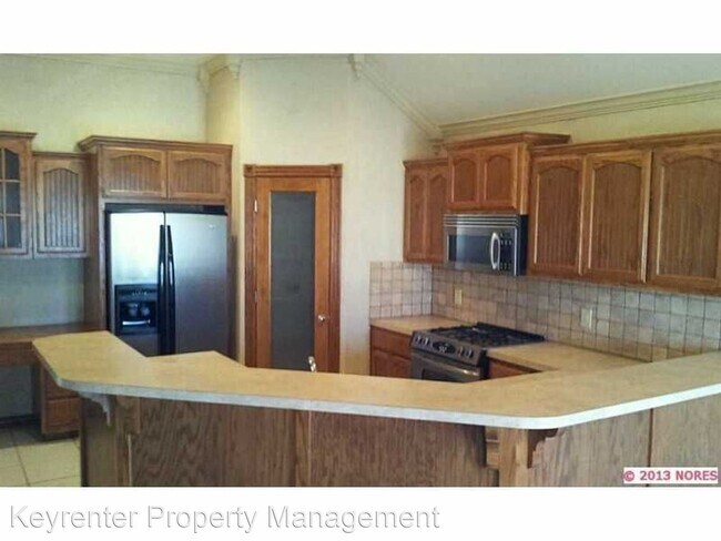 Building Photo - 3 br, 2 bath House - 2212 E Queens St