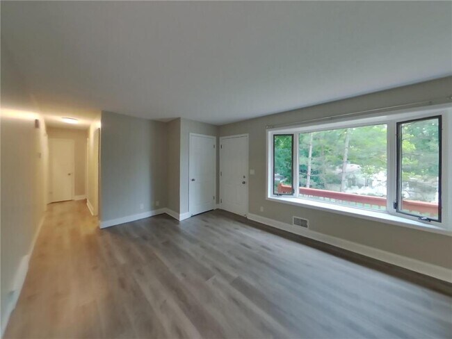 Foto del edificio - 4512 Montgomery Rd