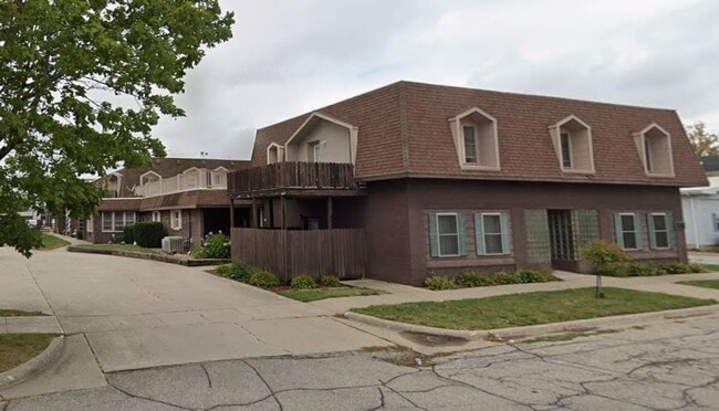 Building Photo - 425 McClellan St