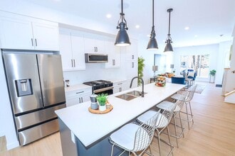 Building Photo - 322 Lindsay St