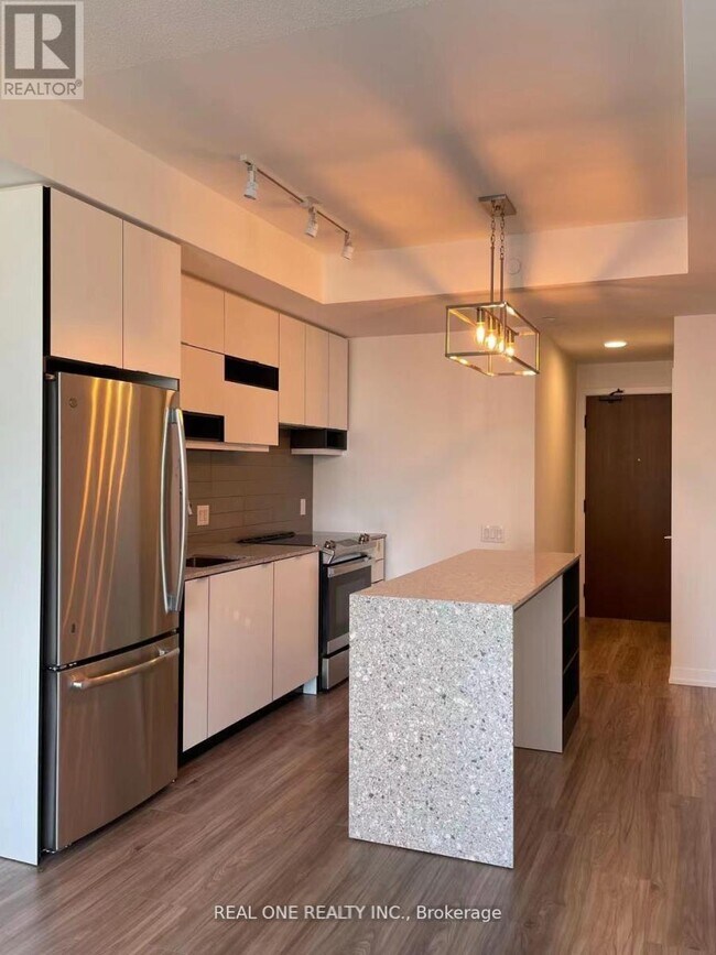 Photo du bâtiment - 4065 Confederation Pkwy