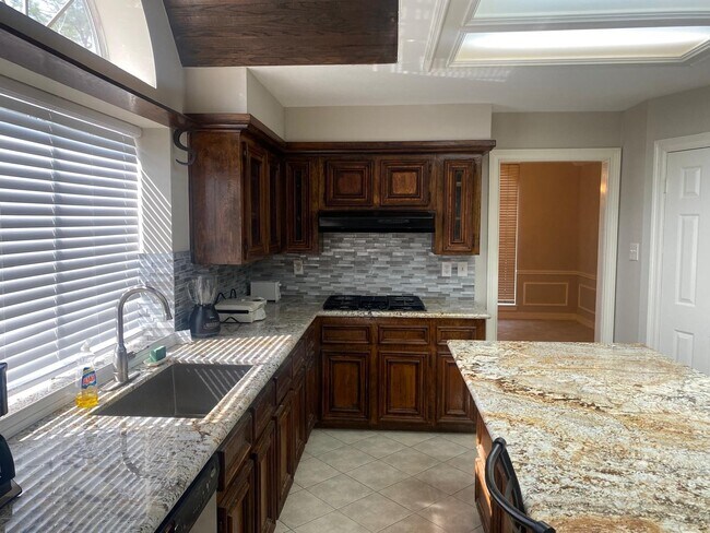 Building Photo - 2907 Stonewall Ct