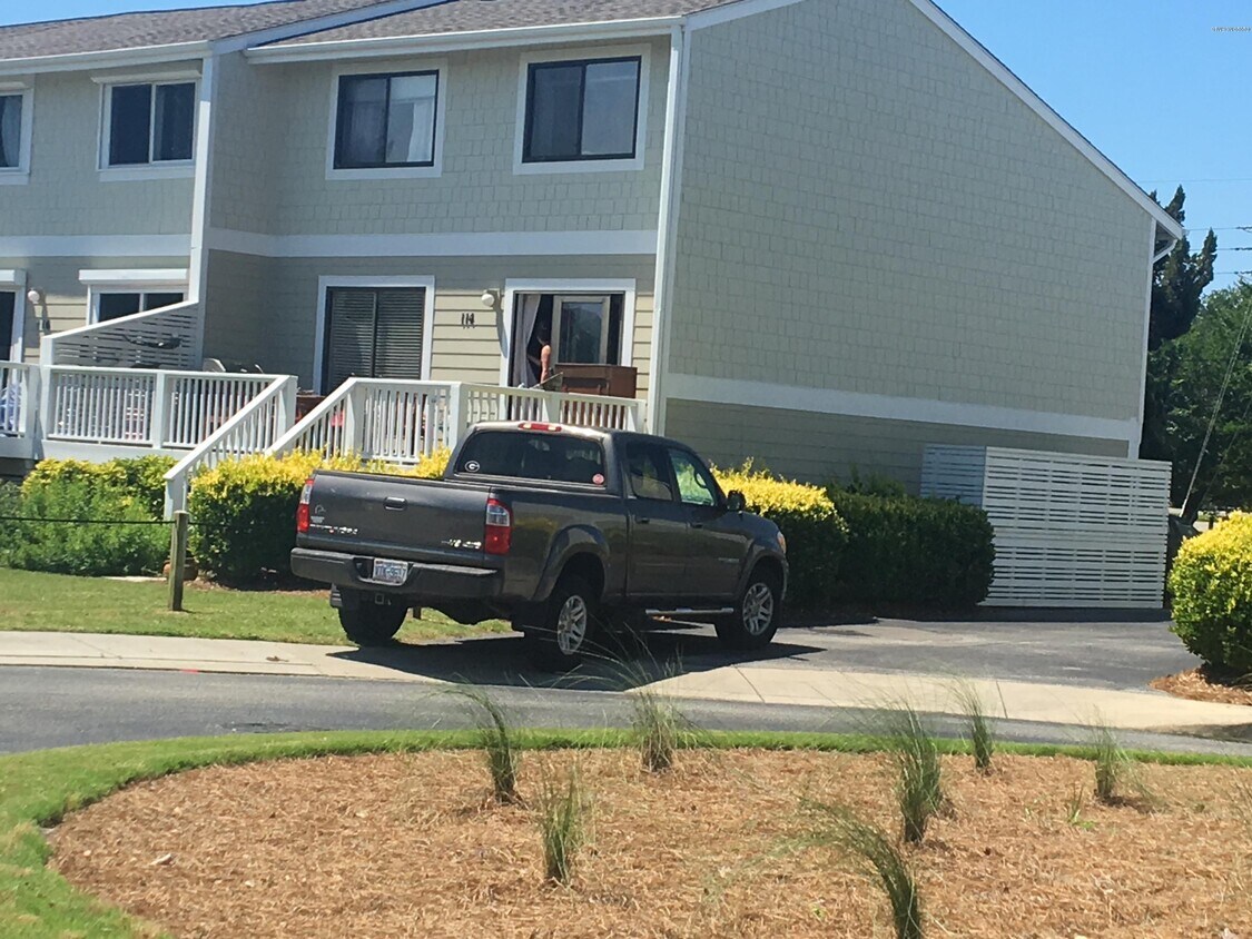 114 Captains Ct, Wrightsville Beach, NC 28480 Townhome Rentals in Wrightsville Beach NC